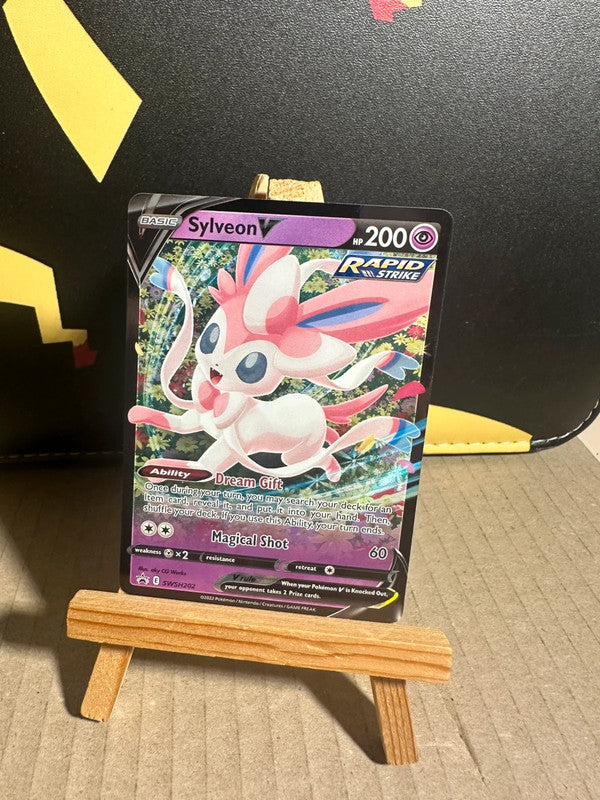 Sylveon V (SWSH 202)